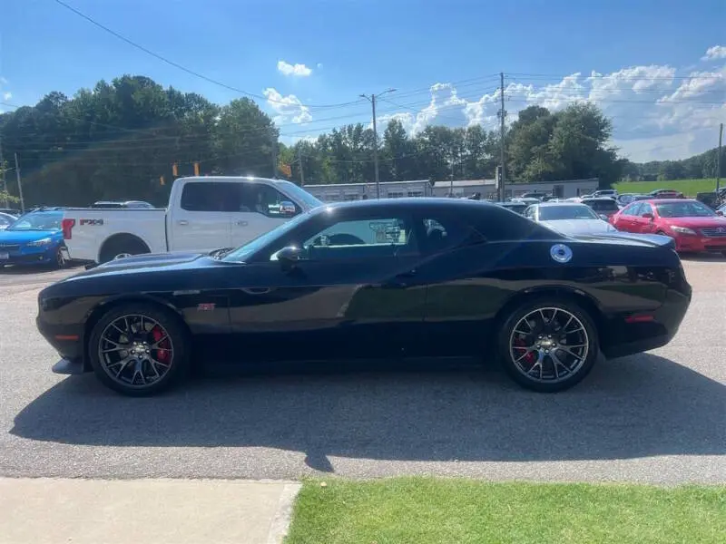 2016 Dodge Challenger SRT 392 photo 4