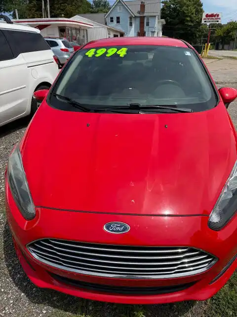 2015 Ford Fiesta SE Sedan's photo
