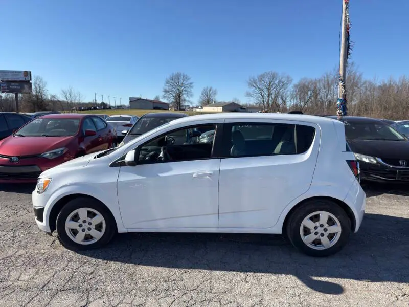 2016 Chevrolet Sonic 5dr LS Automatic photo 3