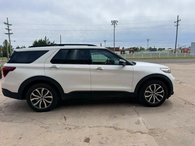 2021 Ford Explorer ST 4WD photo 4