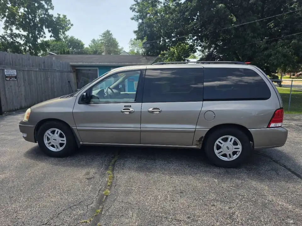 2004 Ford Freestar SEL's photo
