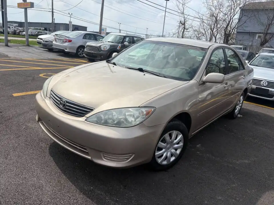 2005 Toyota Camry LE 5AT's photo