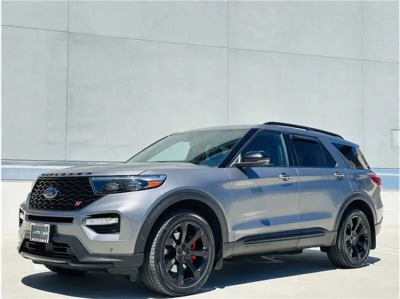 2022 Ford Explorer ST 4WD photo 1