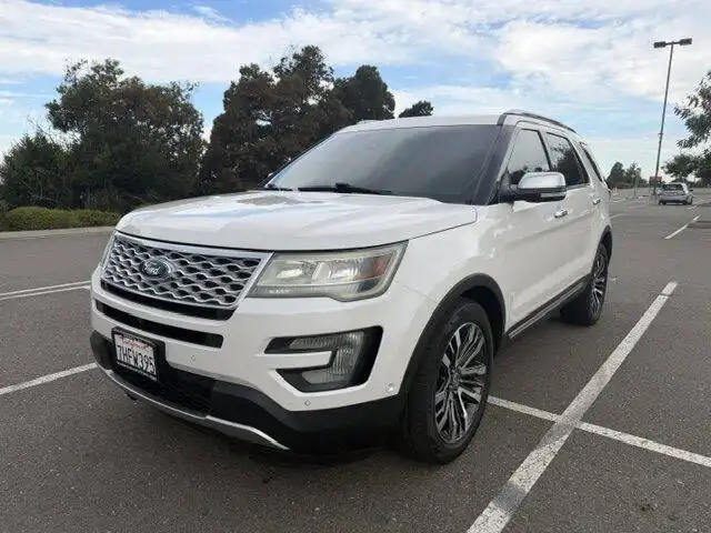 2016 Ford Explorer Platinum 4WD's photo