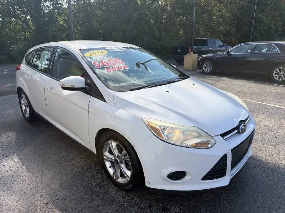 2014 Ford Focus SE Hatchback 5-Door photo 4