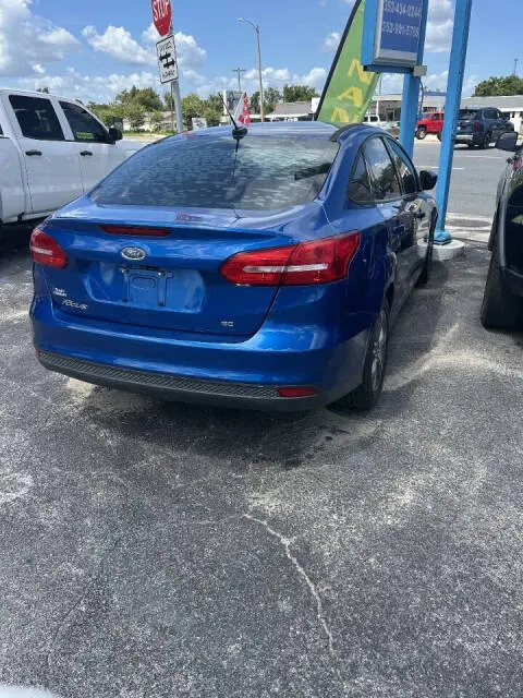 2018 Ford Focus Sedan SE photo 5