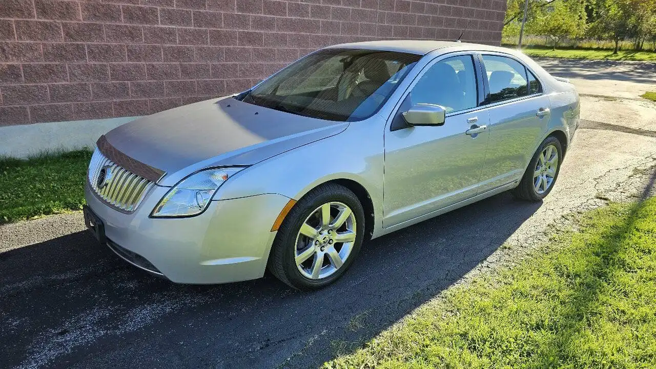 2010 Mercury Milan I4 Premier's photo