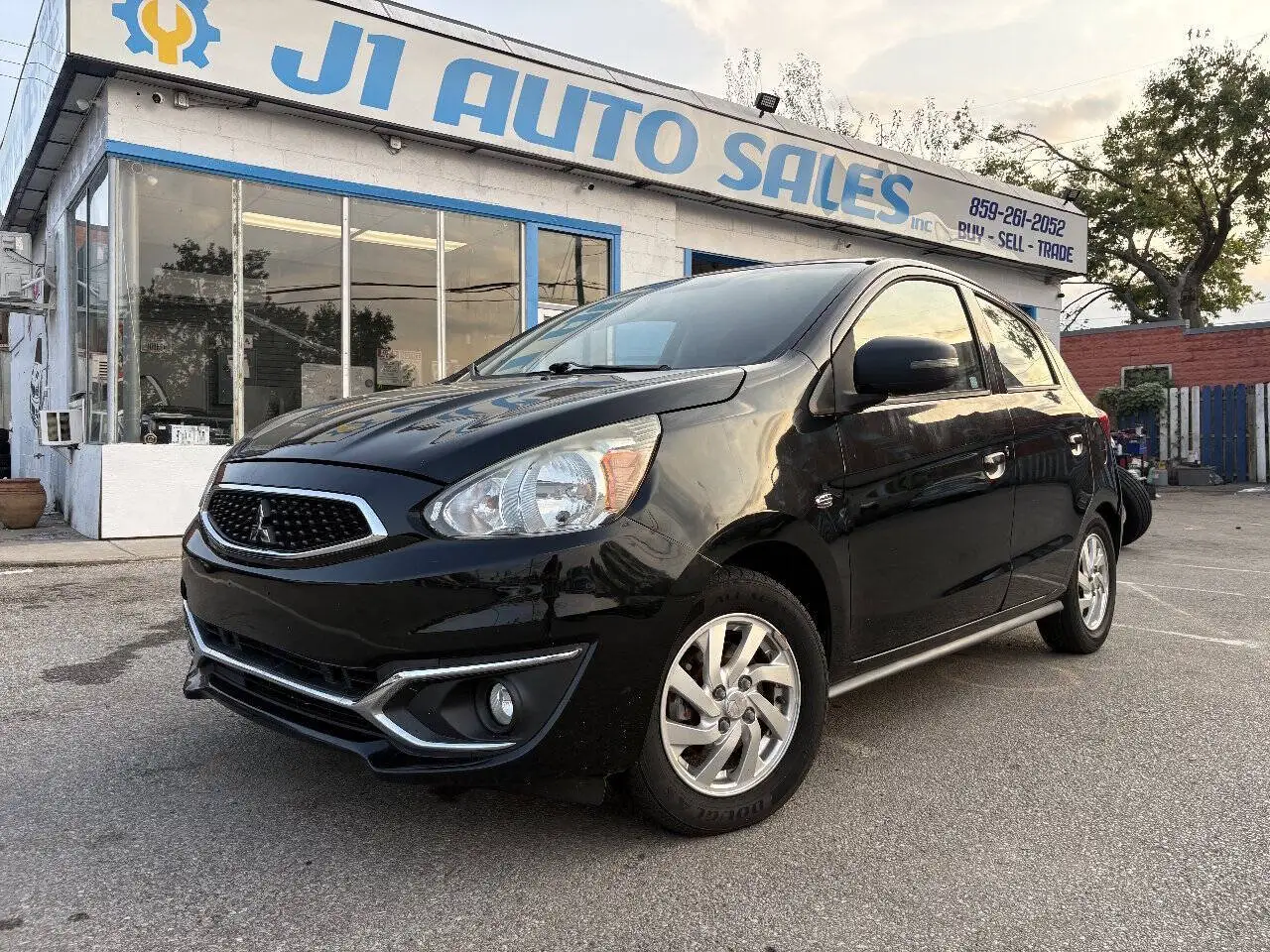 2017 Mitsubishi Mirage SE CVT photo 1