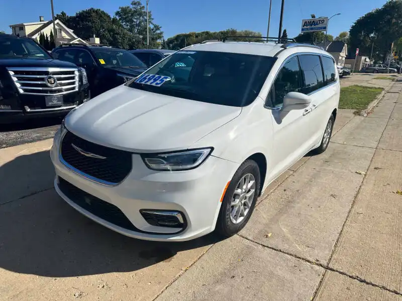 2021 Chrysler Pacifica Touring L's photo