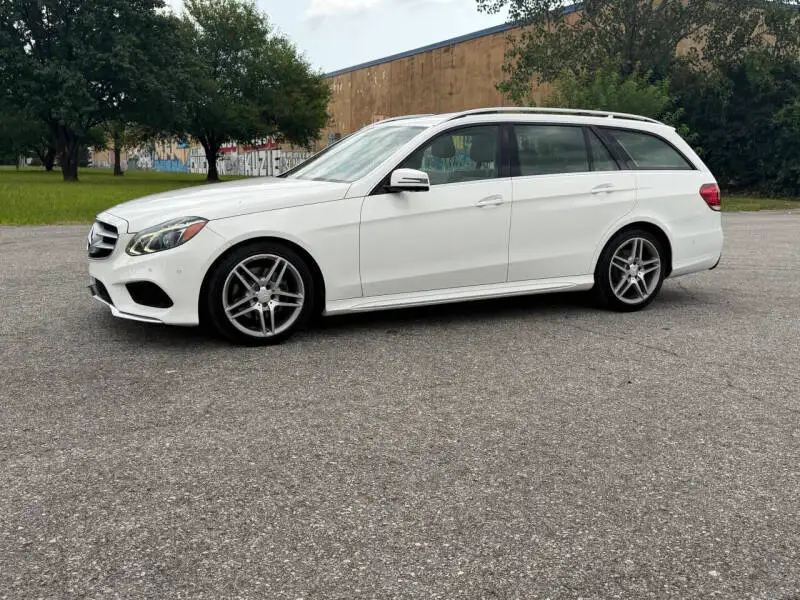 2014 Mercedes-Benz E-Class E350 Luxury 4MATIC photo 1