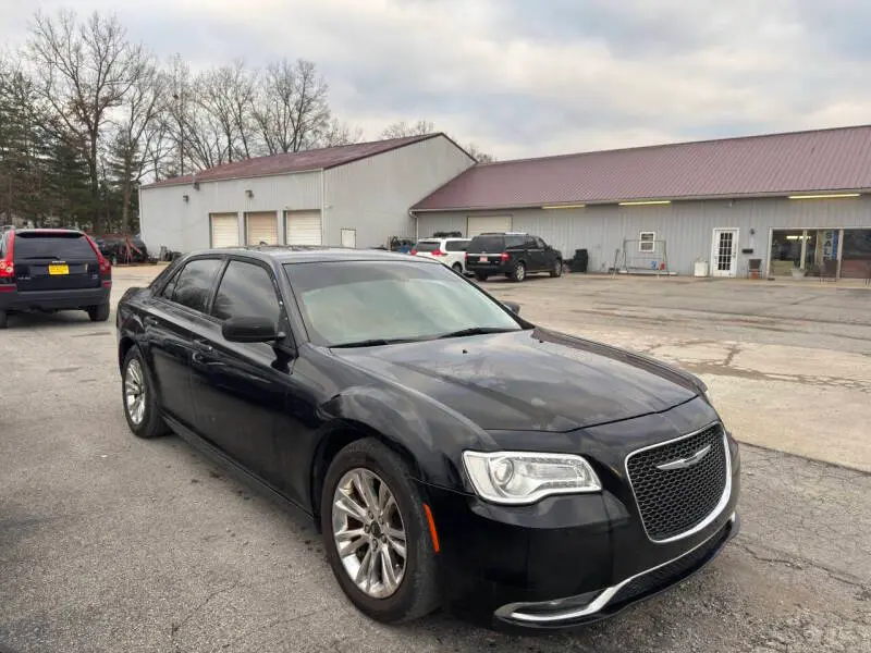 2016 Chrysler 300 C photo 5