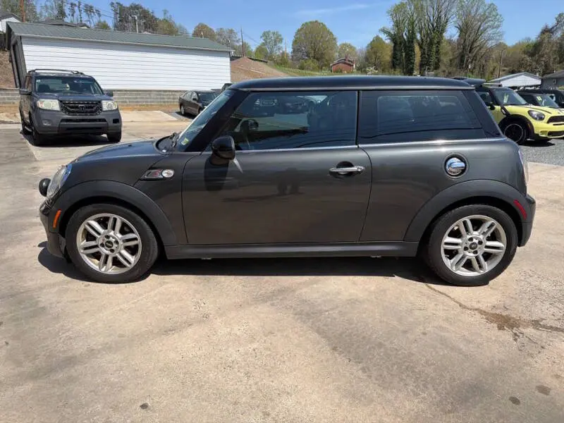 2011 MINI Cooper S photo 5