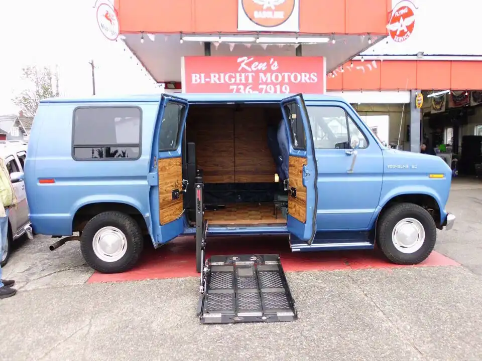 1985 Ford E-Series's photo
