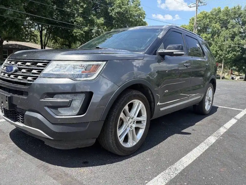 2016 Ford Explorer XLT 4WD's photo