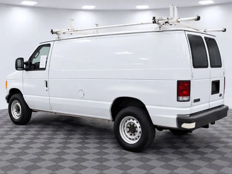 2007 Ford E-Series E-250 Van photo 3