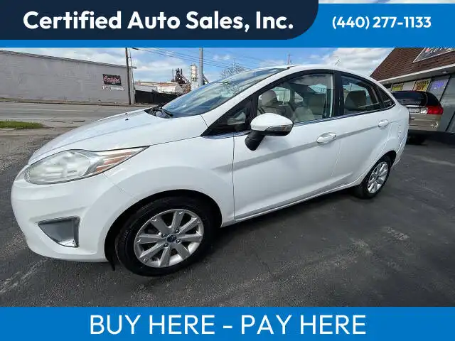 2011 Ford Fiesta SEL Sedan's photo