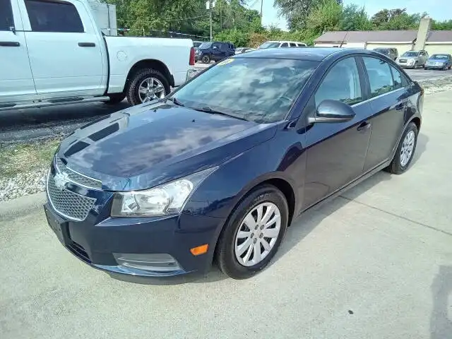 2011 Chevrolet Cruze 1LT Sedan 4-Door's photo