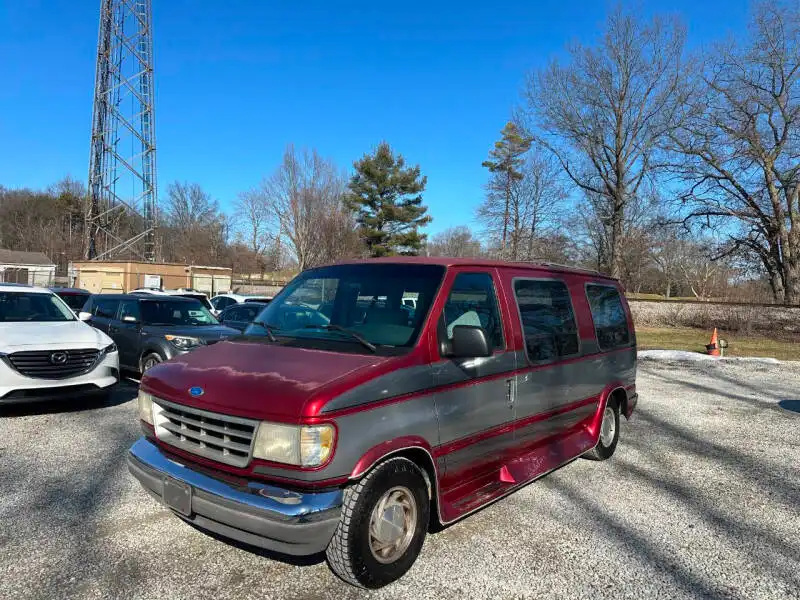 1996 Ford E-Series's photo