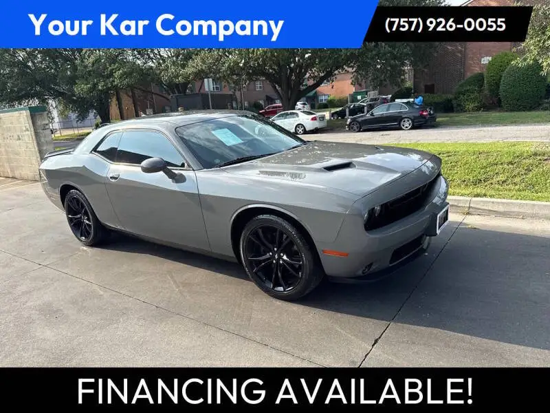 2017 Dodge Challenger SXT Plus photo 1