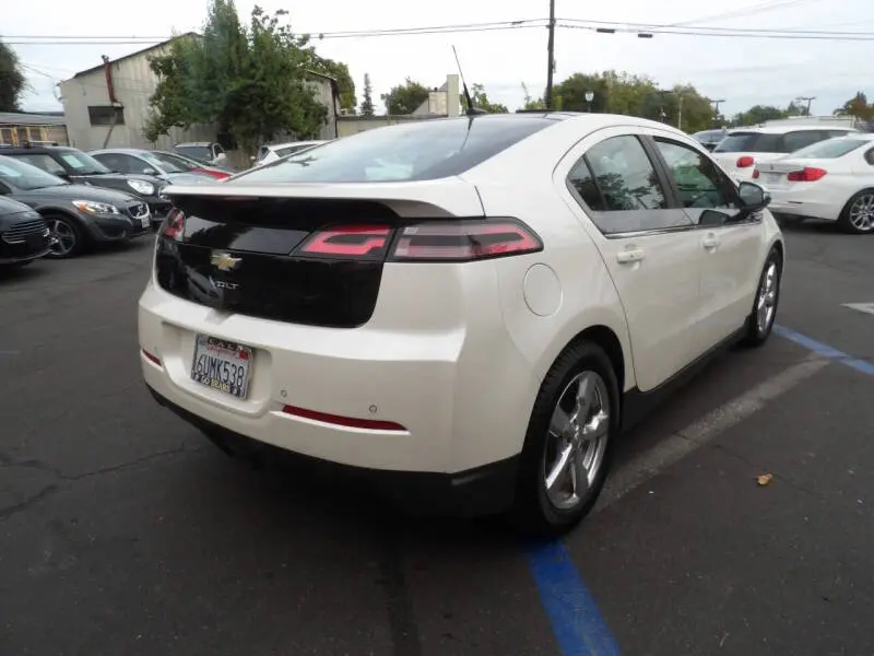 2012 Chevrolet Volt Base photo 3