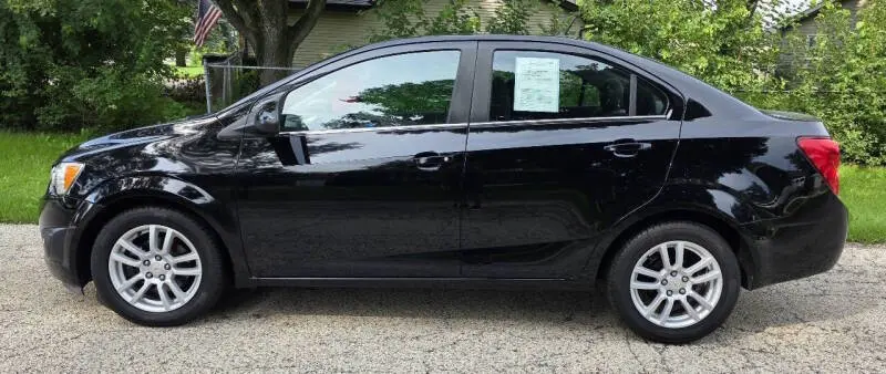 2012 Chevrolet Sonic 2LT photo 3
