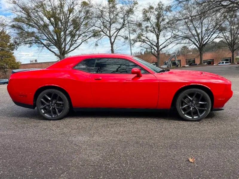 2021 Dodge Challenger SXT Auto photo 4