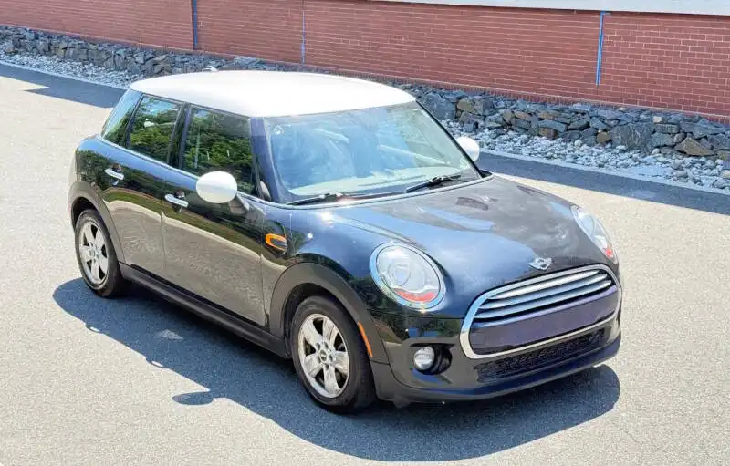 2015 MINI Cooper - 4 Door's photo