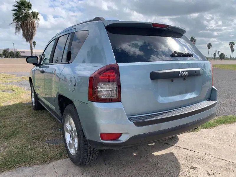 2014 Jeep Compass Sport photo 4
