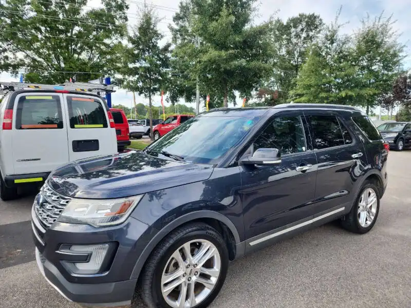 2017 Ford Explorer XLT FWD's photo