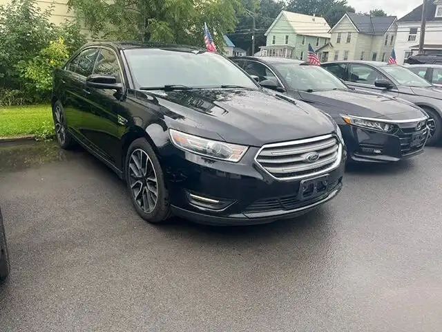 2018 Ford Taurus SEL AWD's photo