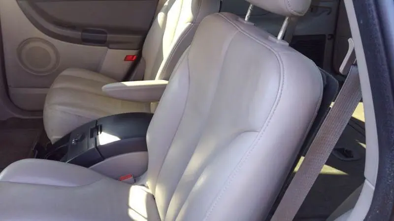 2004 Chrysler Pacifica AWD photo 4