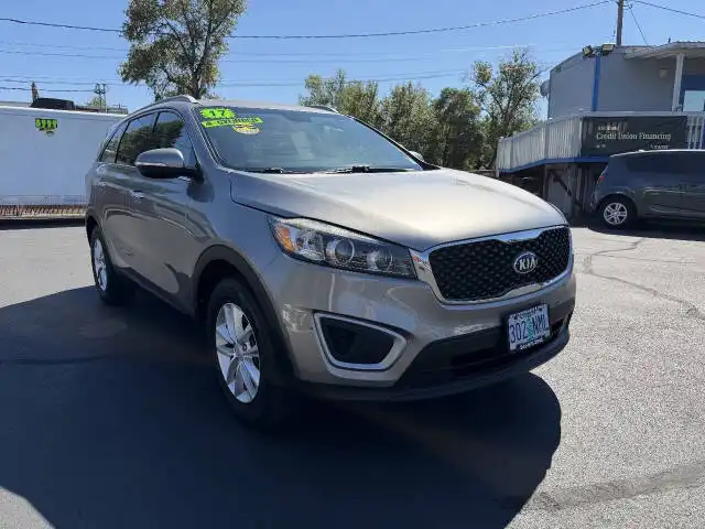 2017 Kia Sorento LX AT's photo