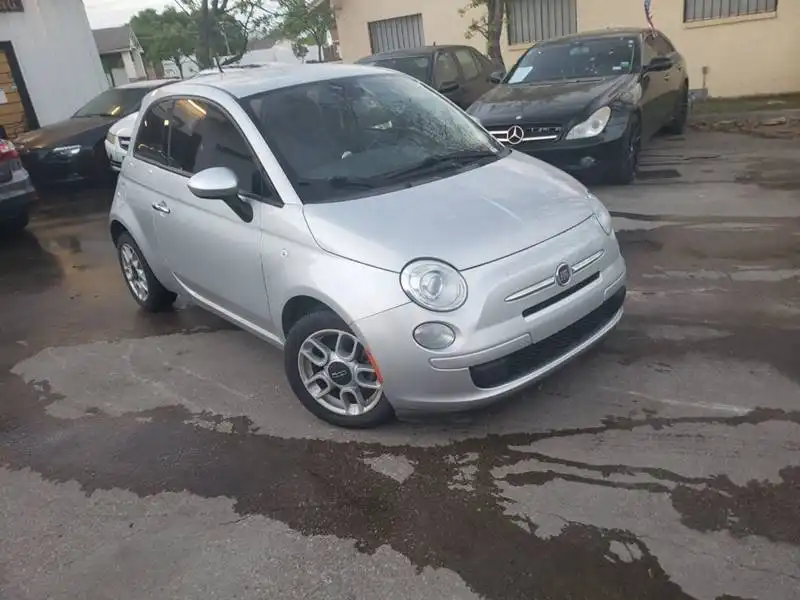 2014 FIAT 500 Pop's photo