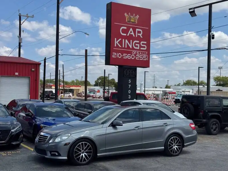 2011 Mercedes-Benz E-Class E350 Luxury's photo
