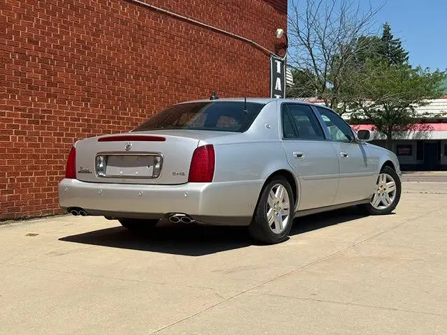 2002 Cadillac DeVille DHS photo 5