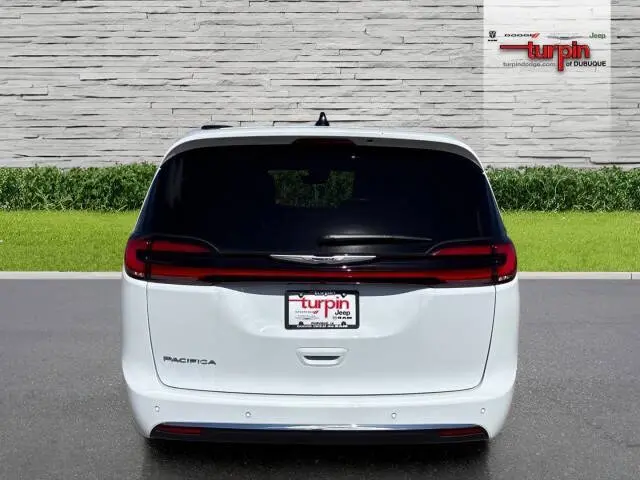 2025 Chrysler Pacifica Select photo 4