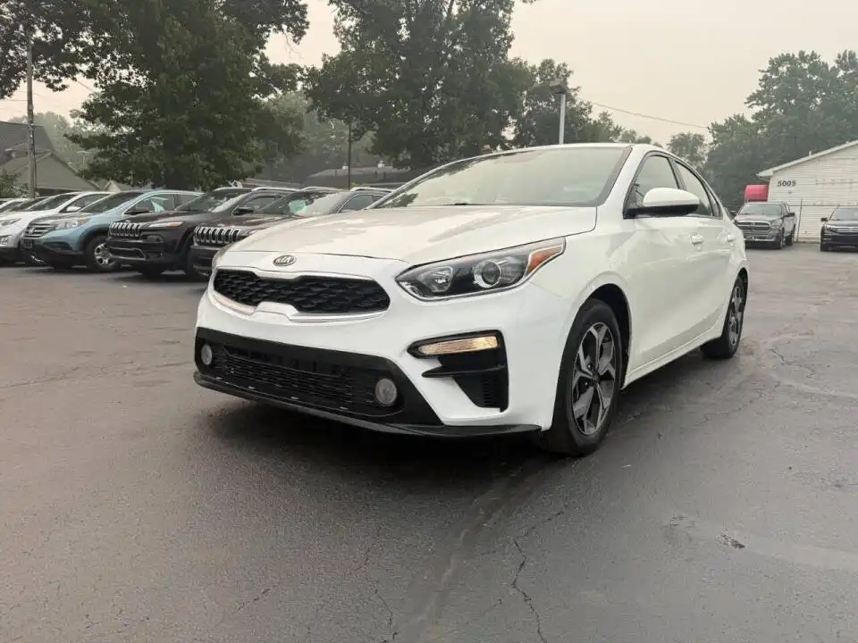 2020 Kia Forte LXS AT's photo