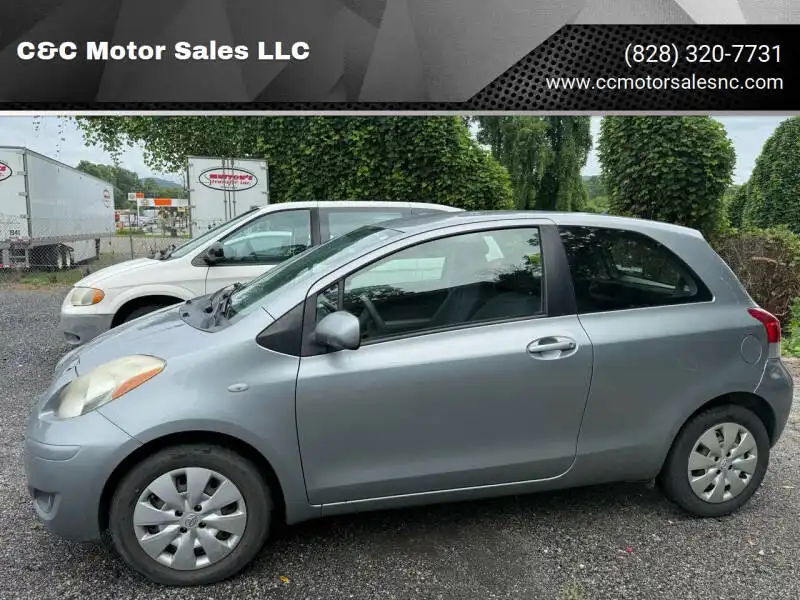 2010 Toyota Yaris 3-Door Liftback AT's photo