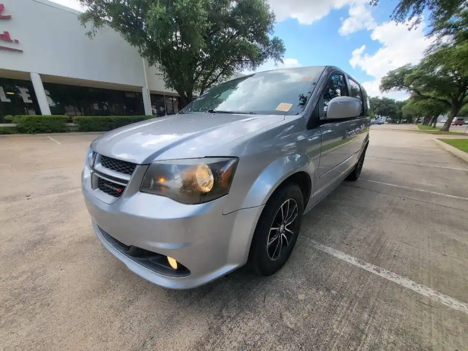 2016 Dodge Grand Caravan R/T's photo