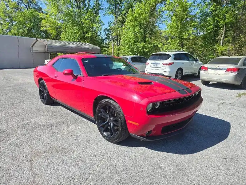2016 Dodge Challenger SXT Plus's photo