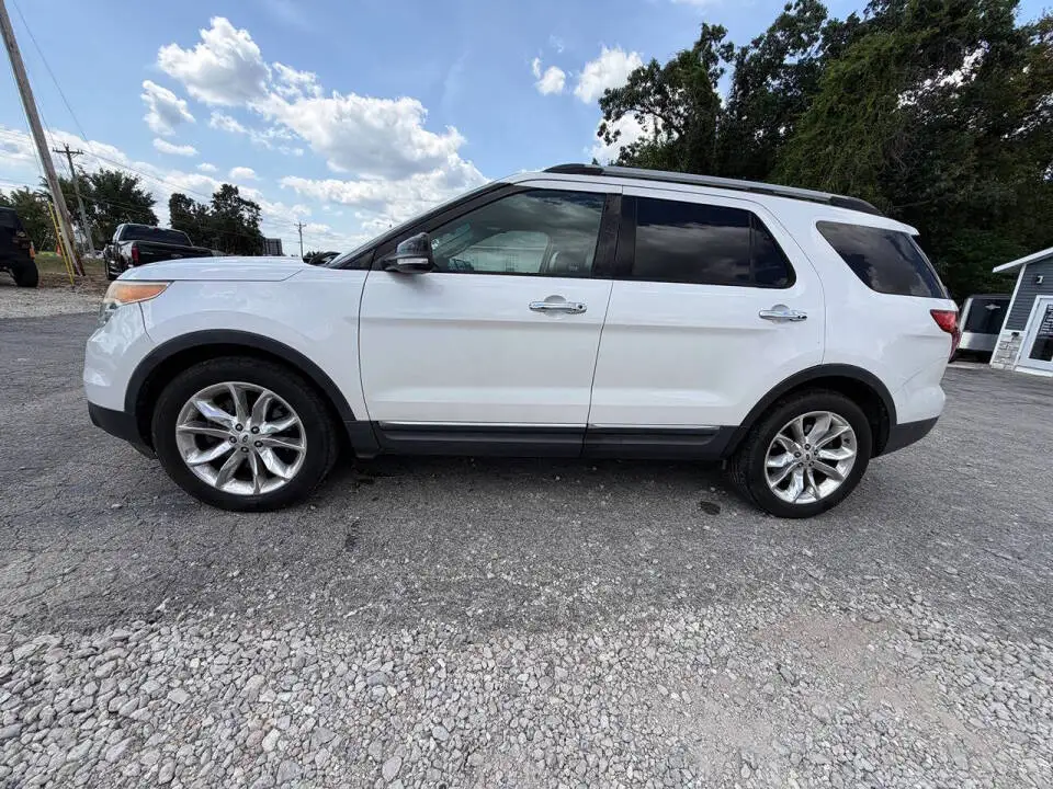2014 Ford Explorer XLT photo 1
