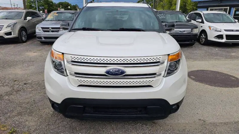 2012 Ford Explorer XLT photo 3