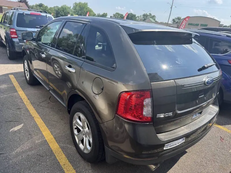 2011 Ford Edge SEL photo 4