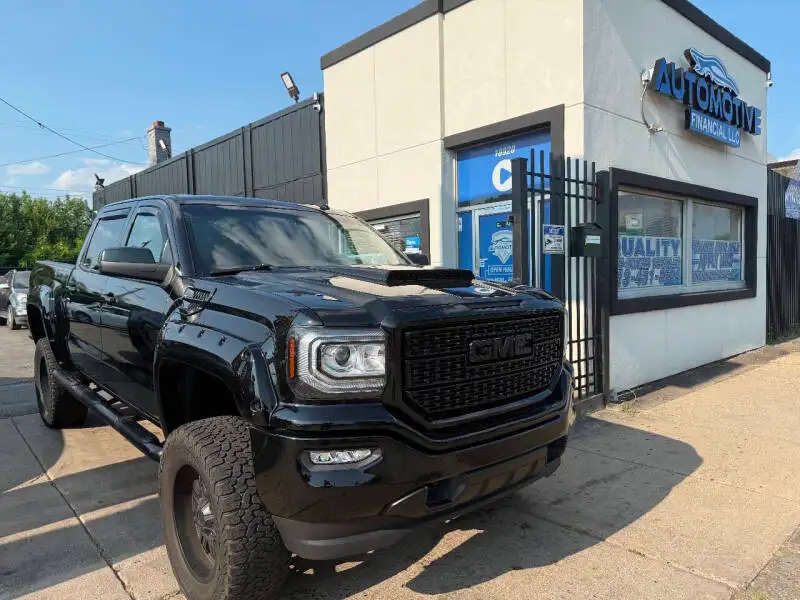 2017 GMC Sierra 4WD Crew Cab Short Box SLT's photo