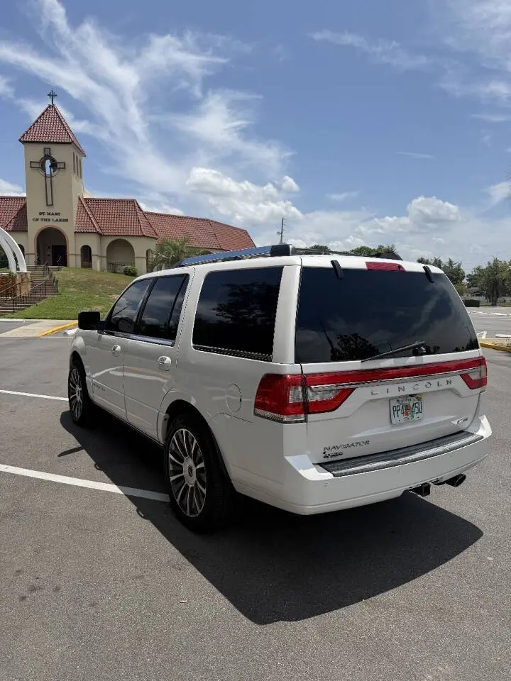 2015 Lincoln Navigator 4x4 photo 4