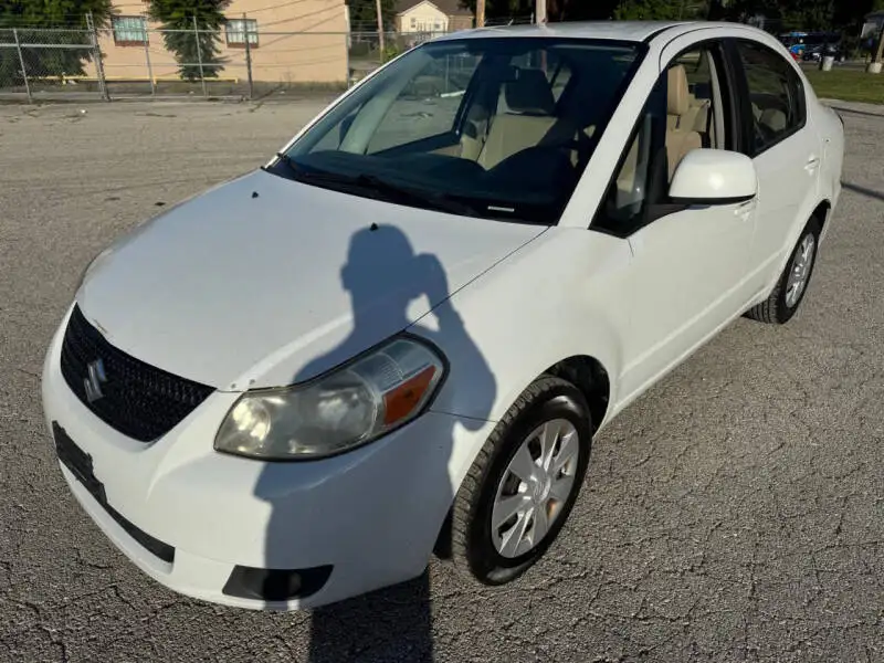 2012 Suzuki SX4 LE's photo
