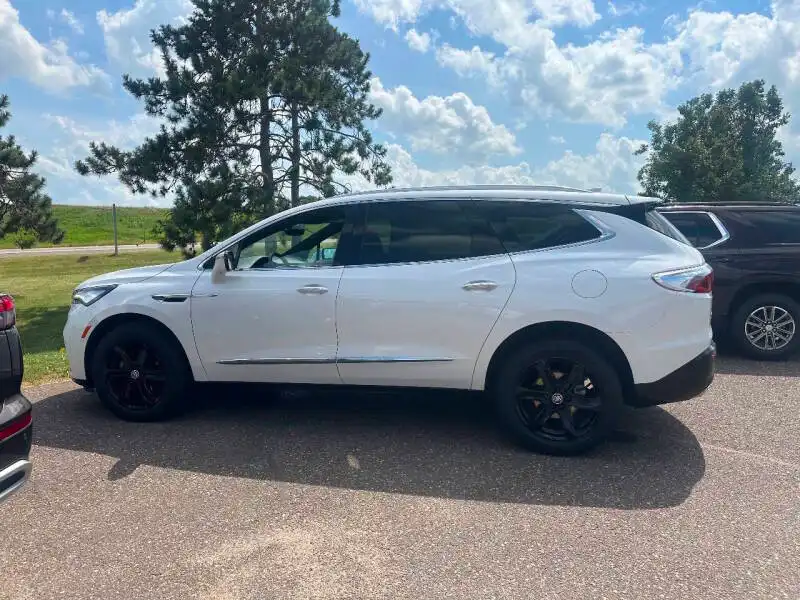 2024 Buick Enclave Essence AWD's photo