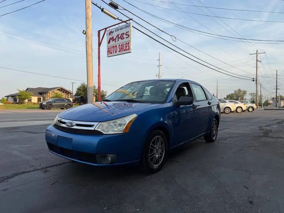 2010 Ford Focus SE photo 1