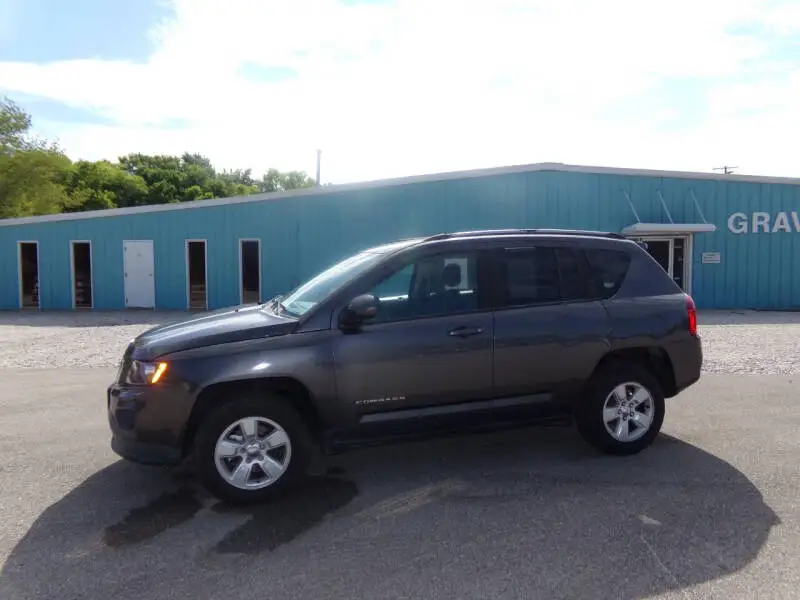 2016 Jeep Compass Latitude photo 1