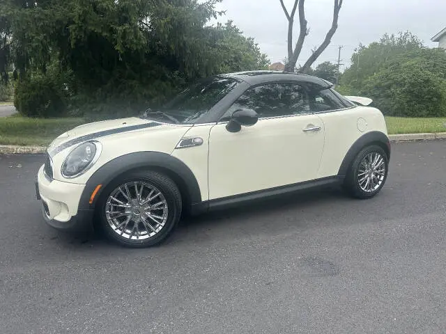 2013 MINI Cooper S photo 4